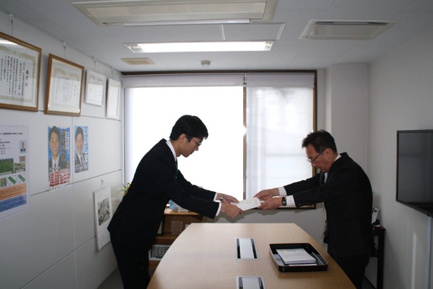 前期社内表彰の様子